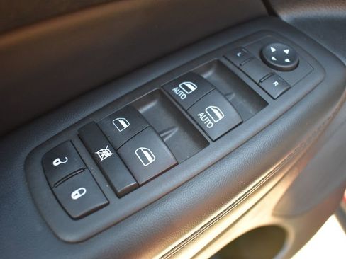 Used 2022 Jeep Grand Cherokee Limited image 26