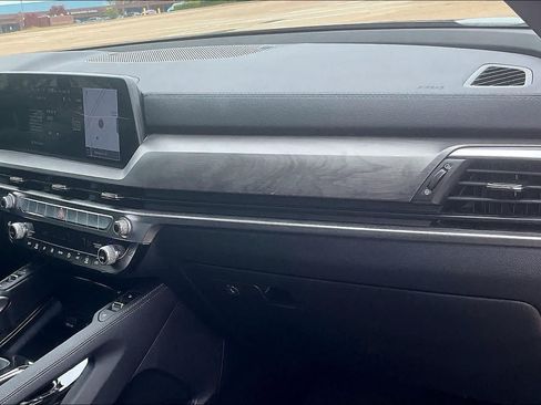 Certified 2025 Kia Telluride AWD image 21