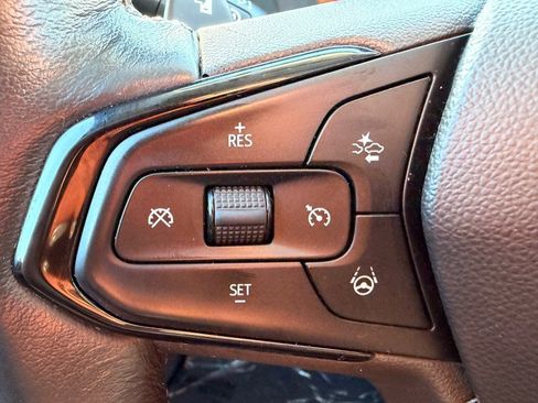 Used 2022 Chevrolet Bolt EUV Premier w/ Launch Edition image 13