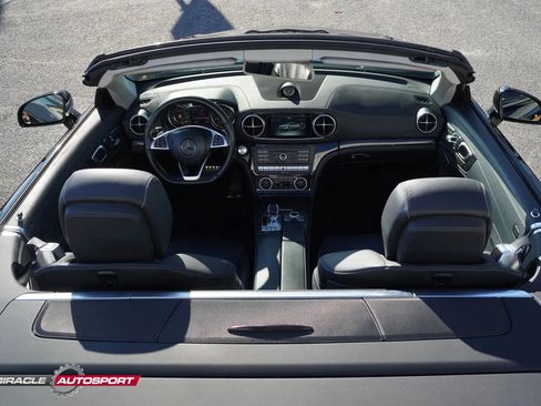 Used 2018 Mercedes-Benz SL 550 image 30