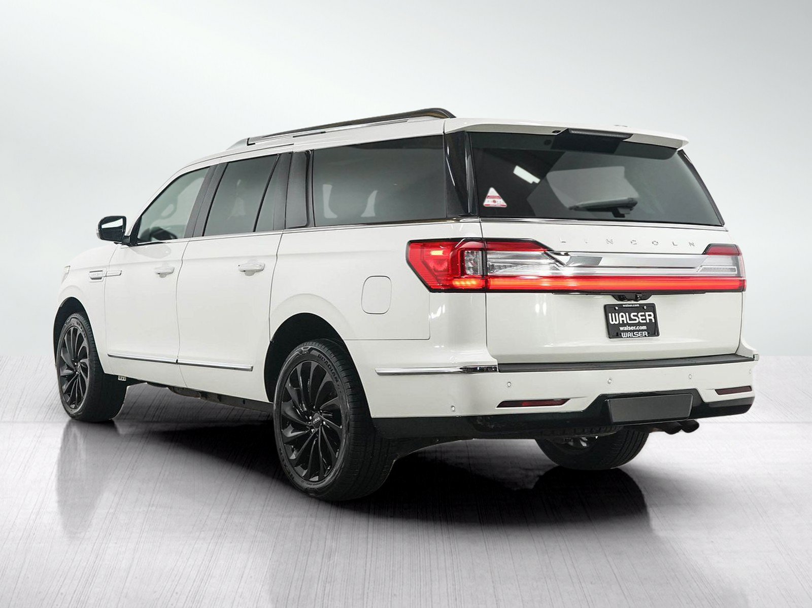 Used 2021 Lincoln Navigator L Reserve AWD/4WD image 3