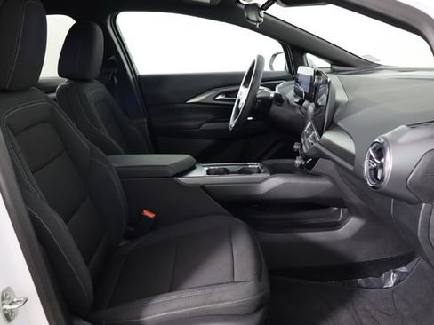 Used 2025 Chevrolet Equinox EV LT FWD image 18
