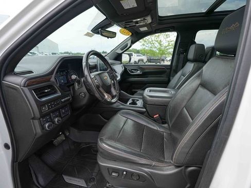 Used 2021 Chevrolet Suburban High Country AWD/4WD image 16