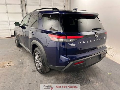 Used 2025 Nissan Pathfinder SV FWD image 3