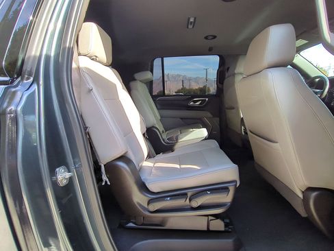 Used 2021 Chevrolet Suburban Z71 w/ Z71 Off-Road Package image 26