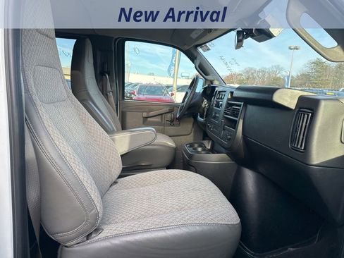 Certified 2024 Chevrolet Express 3500 LT w/ LT Preferred Equipment Group image 8