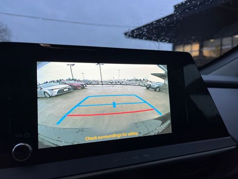 Used 2025 Toyota Prius LE image 17