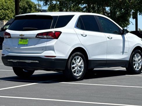 Used 2024 Chevrolet Equinox LT FWD image 10