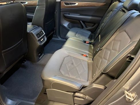 Certified 2024 Volkswagen Atlas SE FWD image 16