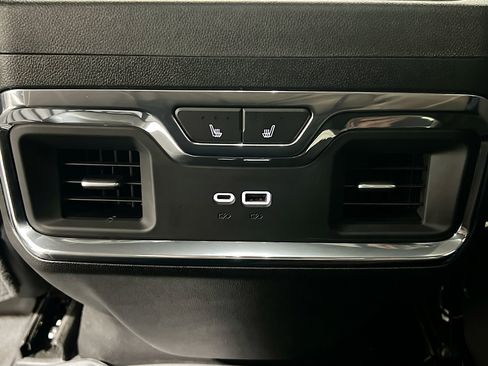 Used 2024 Chevrolet Silverado 3500 LTZ AWD/4WD image 18