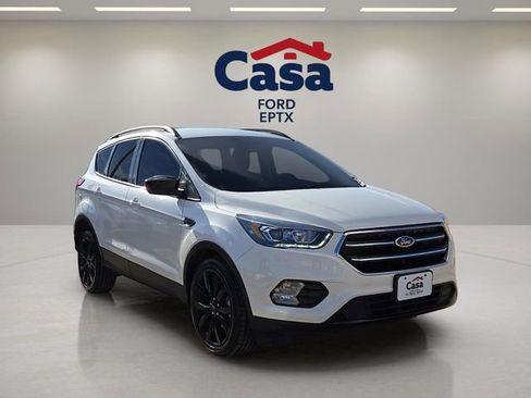 Used 2019 Ford Escape SE image 1