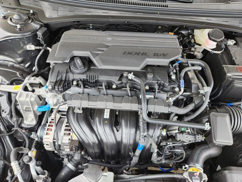 New 2026 Hyundai Elantra Limited FWD image 31