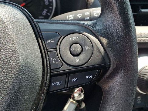 Certified 2022 Toyota RAV4 LE AWD/4WD image 22