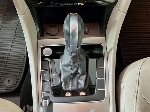 Used 2020 Volkswagen Passat 2.0T SEL image 23