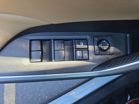 Used 2023 Toyota RAV4 LE image 28