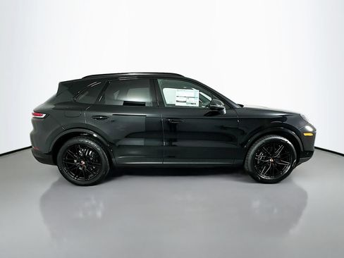 Certified 2026 Porsche Cayenne AWD/4WD image 8