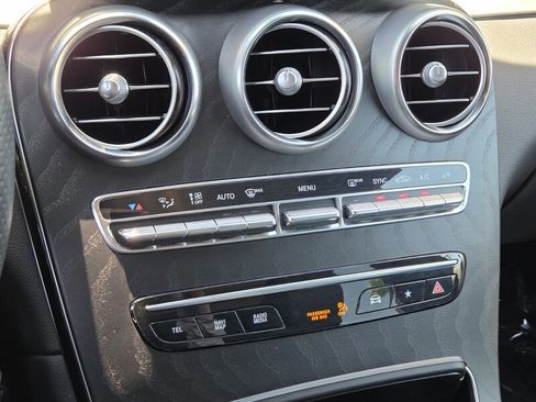 Certified 2022 Mercedes-Benz GLC 300 image 32