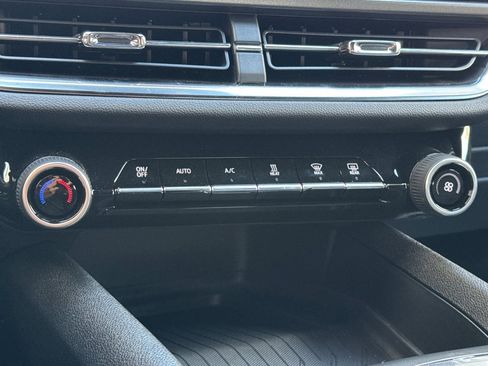 Used 2025 Chevrolet Equinox EV LT image 25