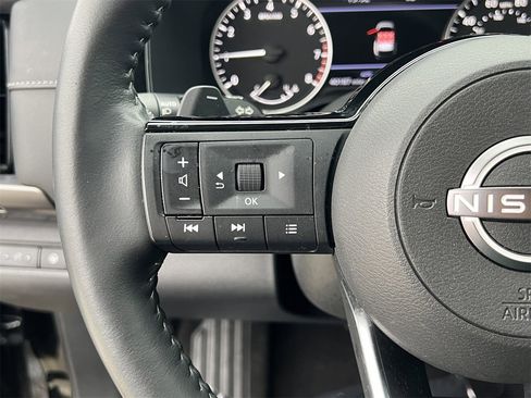 Certified 2022 Nissan Pathfinder SL image 11