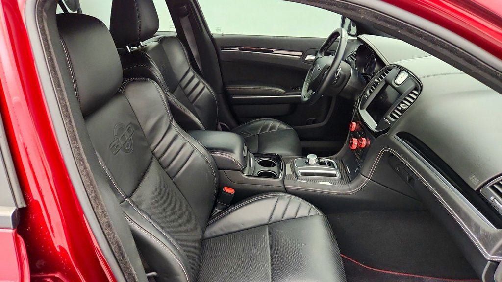 Used 2023 Chrysler 300 C RWD image 28