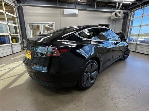 Used 2018 Tesla Model 3 Long Range RWD image 5