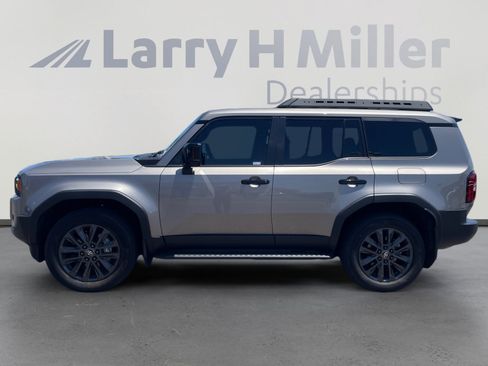 Used 2026 Toyota Land Cruiser w/ Premium Package AWD/4WD image 2