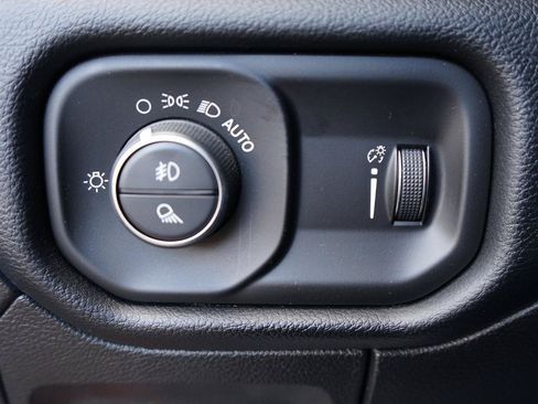 Used 2020 RAM 1500 Big Horn AWD/4WD image 13