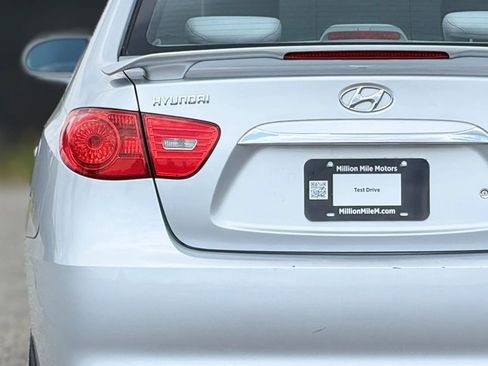 Used 2010 Hyundai Elantra GLS FWD image 13
