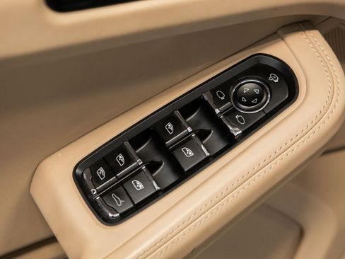Certified 2023 Porsche Macan S AWD/4WD image 20