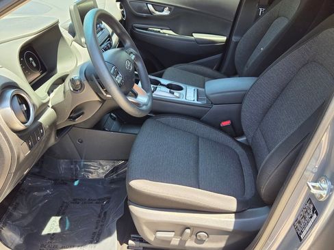 Used 2023 Hyundai Kona SE FWD image 11