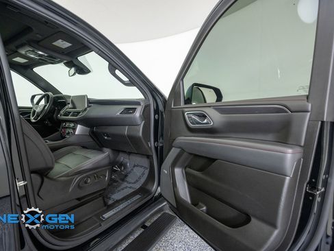 Used 2023 Chevrolet Suburban RST w/ Luxury Package AWD/4WD image 41
