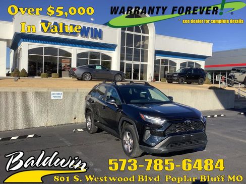 Used 2022 Toyota RAV4 XLE w/ XLE Grade Weather Package image 1