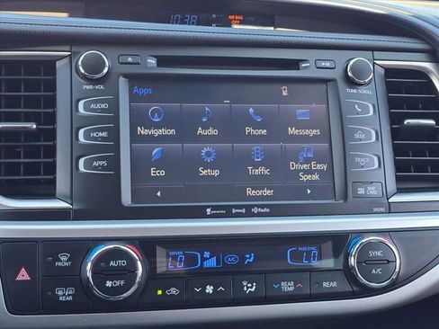 Used 2019 Toyota Highlander XLE FWD image 27