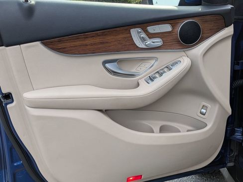 Used 2022 Mercedes-Benz GLC 300 image 13