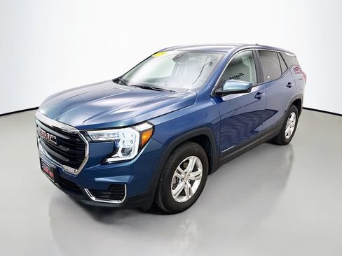 Used 2024 GMC Terrain SLE FWD image 3