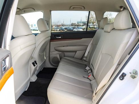 Used 2014 Subaru Outback 2.5i Limited image 18