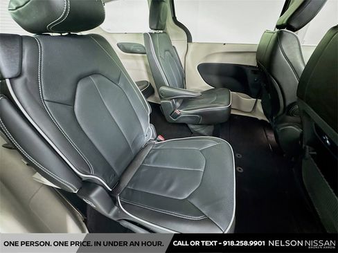 Used 2021 Chrysler Pacifica Limited w/ Premium & Safety Sphere Group image 30
