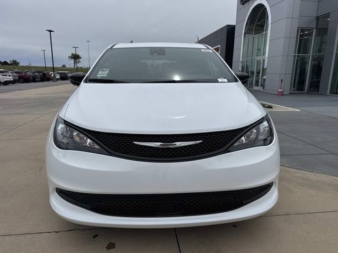 New 2026 Chrysler Voyager LX image 2