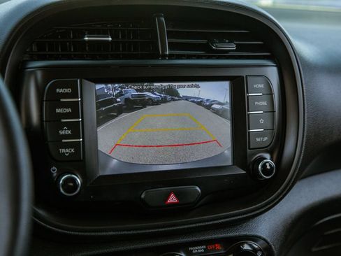 Used 2021 Kia Soul S FWD image 16