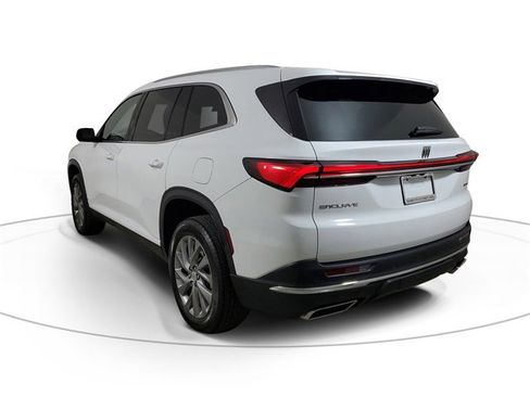 Used 2025 Buick Enclave Preferred image 4