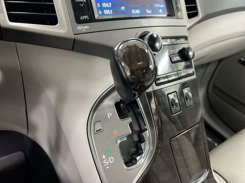 Used 2014 Toyota Venza XLE w/ XLE Premium Package image 17