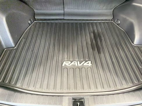 Used 2022 Toyota RAV4 XSE w/ XSE Grade Weather Package AWD/4WD image 19