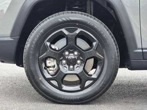 Used 2023 Jeep Compass Trailhawk w/ Trailhawk Convenience Group image 9