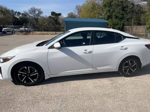 Used 2024 Nissan Sentra SV image 5