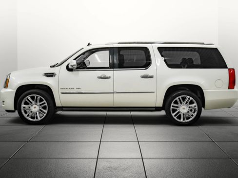 Used 2014 Cadillac Escalade ESV Platinum RWD image 11
