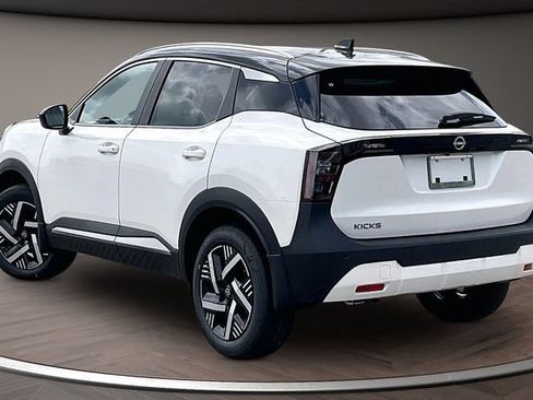New 2026 Nissan Kicks SV w/ SV Premium Package FWD image 3