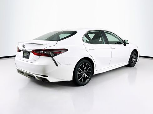 Used 2024 Toyota Camry SE FWD image 9