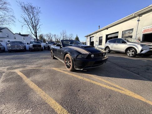 Used 2010 Ford Mustang GT Premium RWD image 4