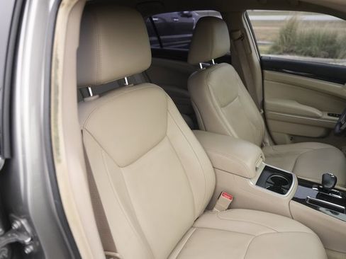 Used 2014 Chrysler 300 image 19