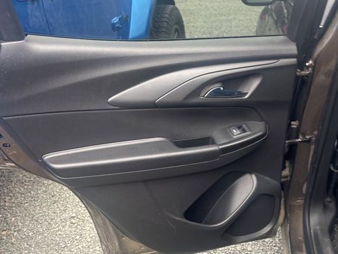 Used 2022 Chevrolet TrailBlazer ACTIV w/ Sun and Liftgate Package image 12